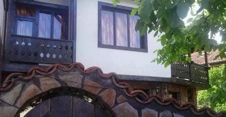 Семеен Хотел Национал Mineralni Bani Exteriör bild